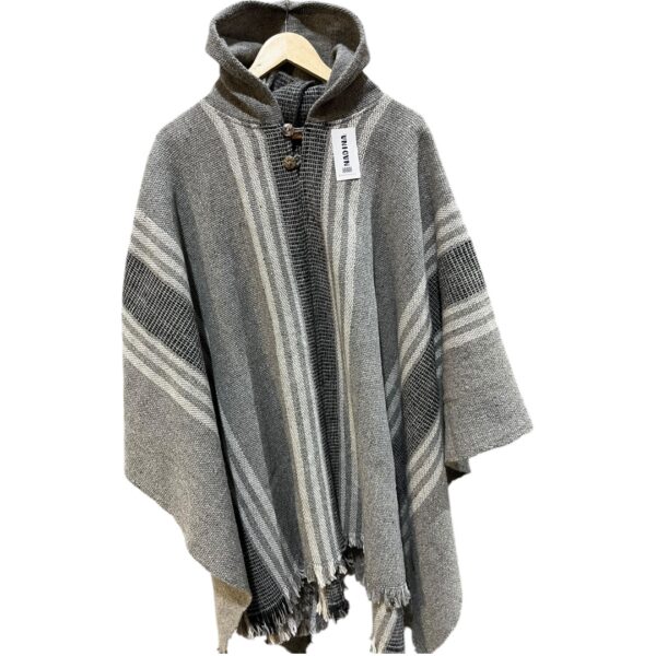 Poncho de Lana Cordillera gris con franjas