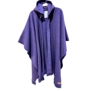 ruana artesanal gruesa, morado