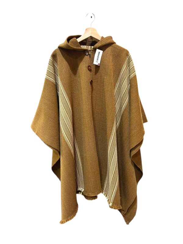 poncho de lana, artesanal